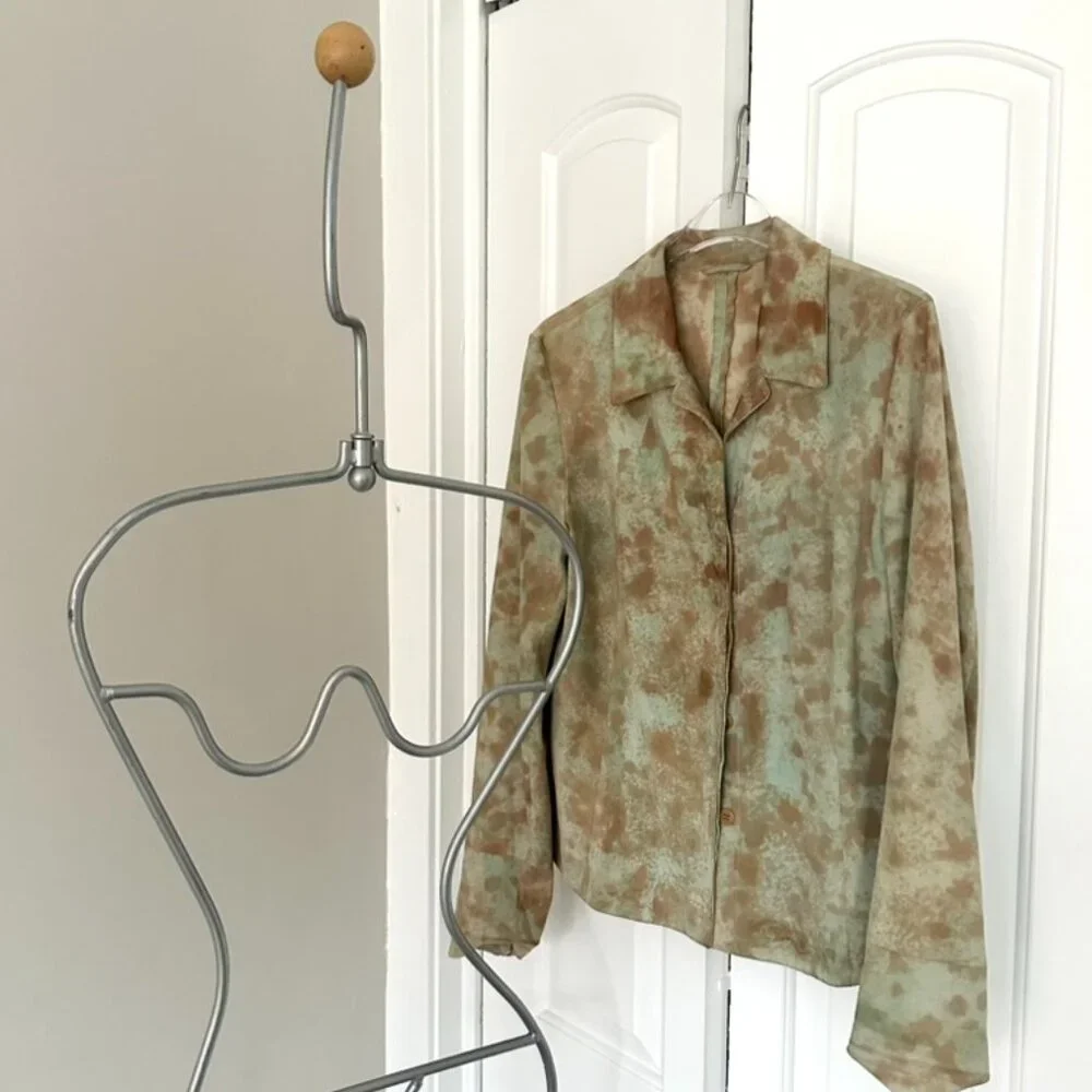 VINTAGE ITALIAN SUEDE LONG SLEEVE BUTTON UP - Picture 9 of 9